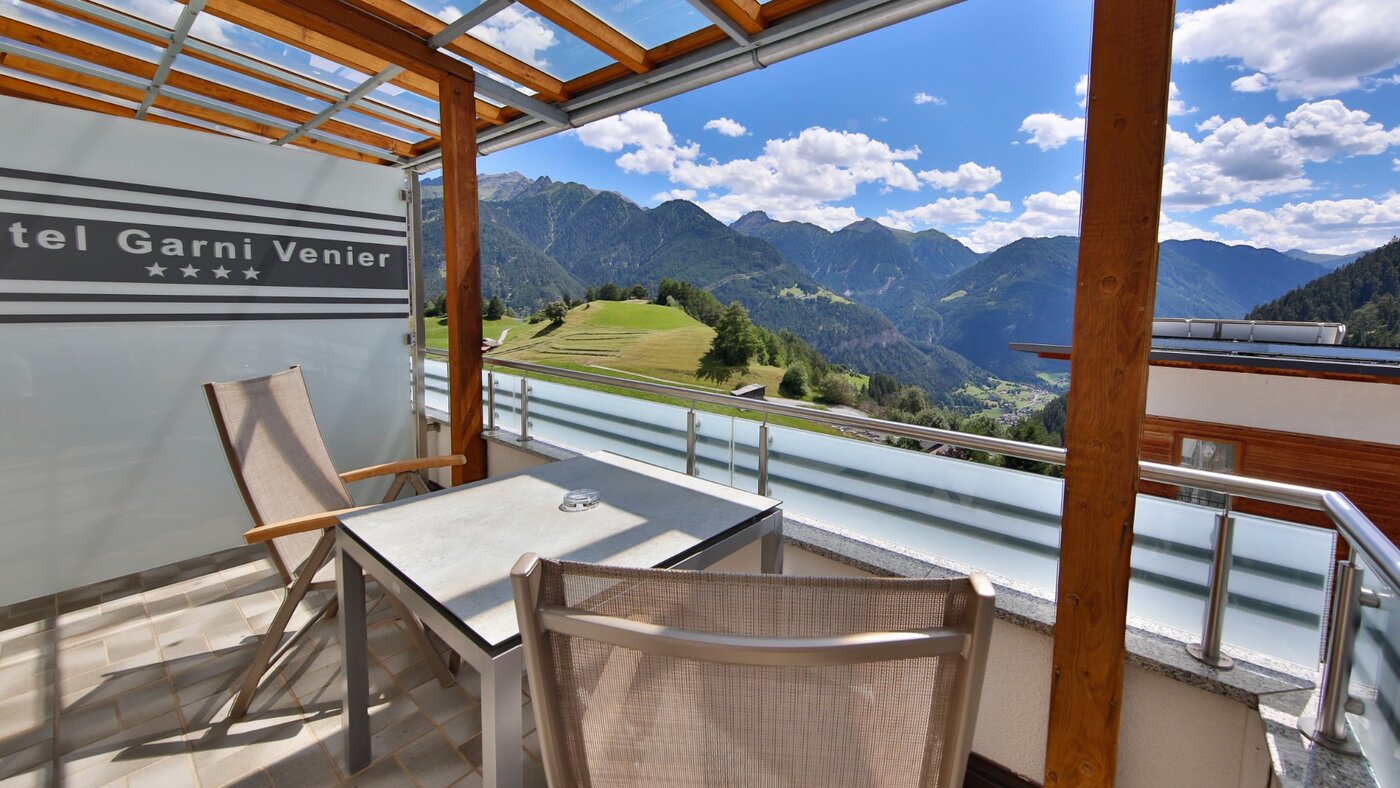 Balkon mit Bergblick