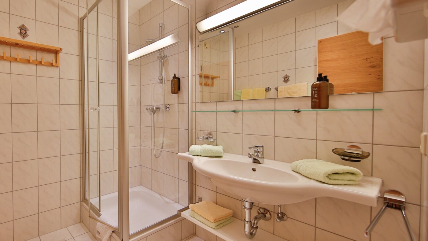 Badezimmer mit Waschbecken