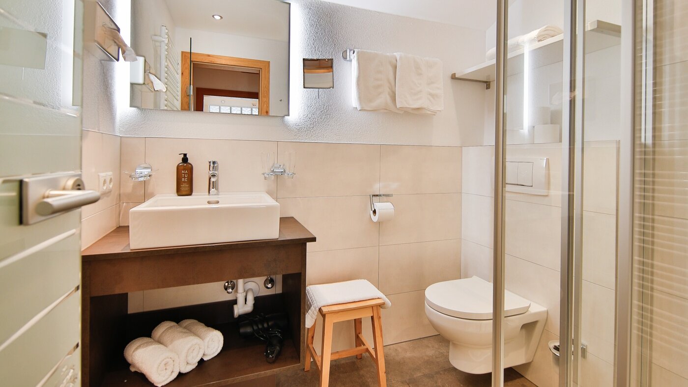 Badezimmer mit Waschbecken