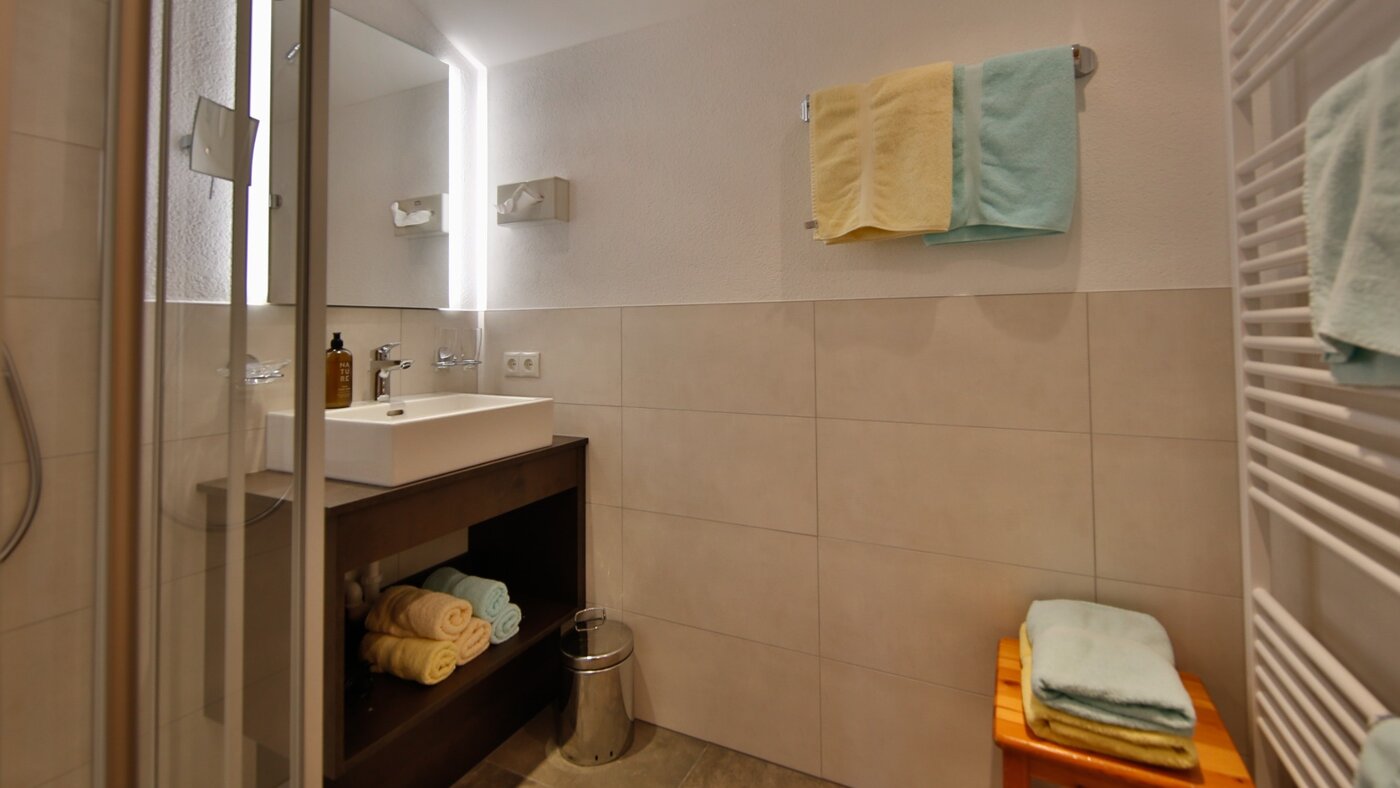 Badezimmer mit Waschbecken