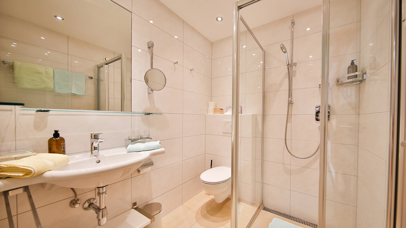 Badezimmer mit Waschbecken